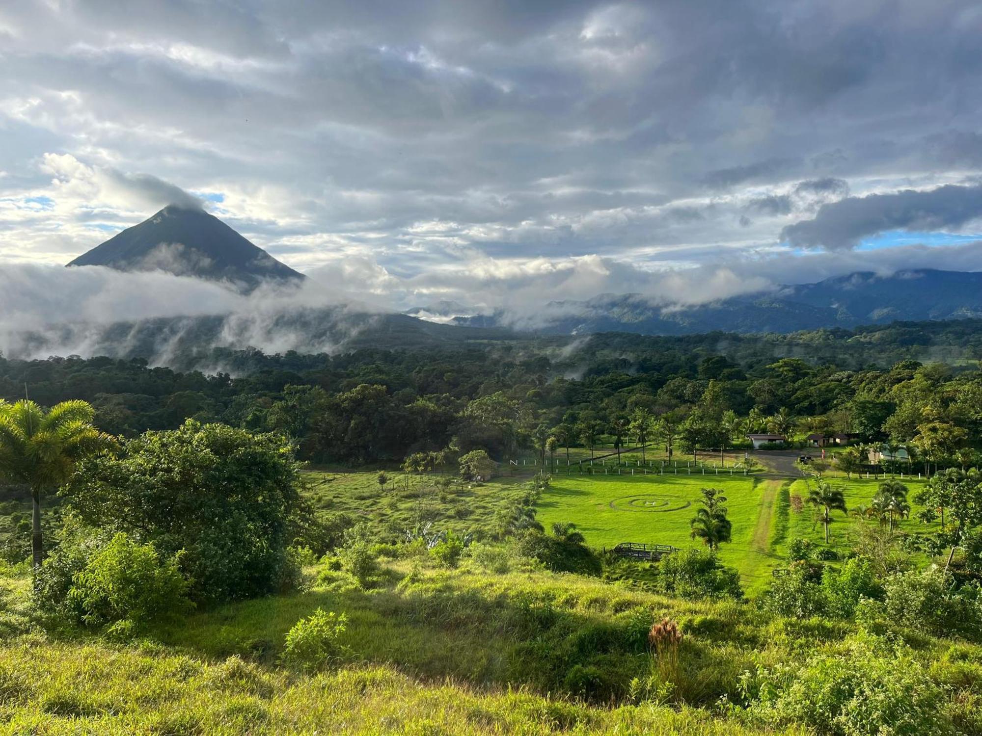 Wellness Park Cr Villa La Fortuna Bagian luar foto